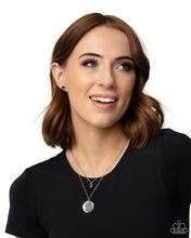 Load image into Gallery viewer, Birthstone Beauty - Green - Peridot