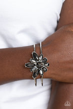 Load image into Gallery viewer, Chic Corsage - Silver 🌞 Bracelet