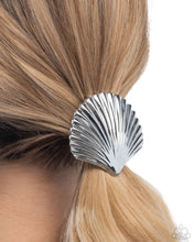 Load image into Gallery viewer, Short Seashell - Silver
