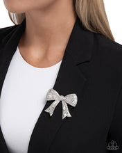 Load image into Gallery viewer, Bow Bravado - White
