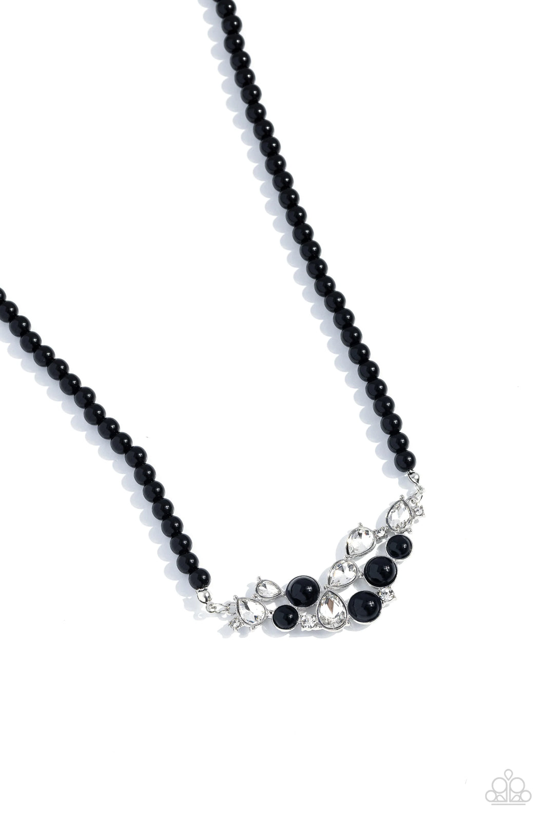 Pampered Pearls - Black 🌞 Necklace