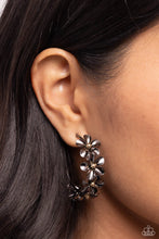 Load image into Gallery viewer, Floral Flamenco - Black 🌞 Earrings
