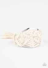 Load image into Gallery viewer, Bracelet - Macrame Mode - White

