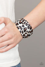 Load image into Gallery viewer, Bracelet - Hey GRRirl - White
