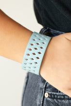 Load image into Gallery viewer, Bracelet - Glamp Champ - Blue
